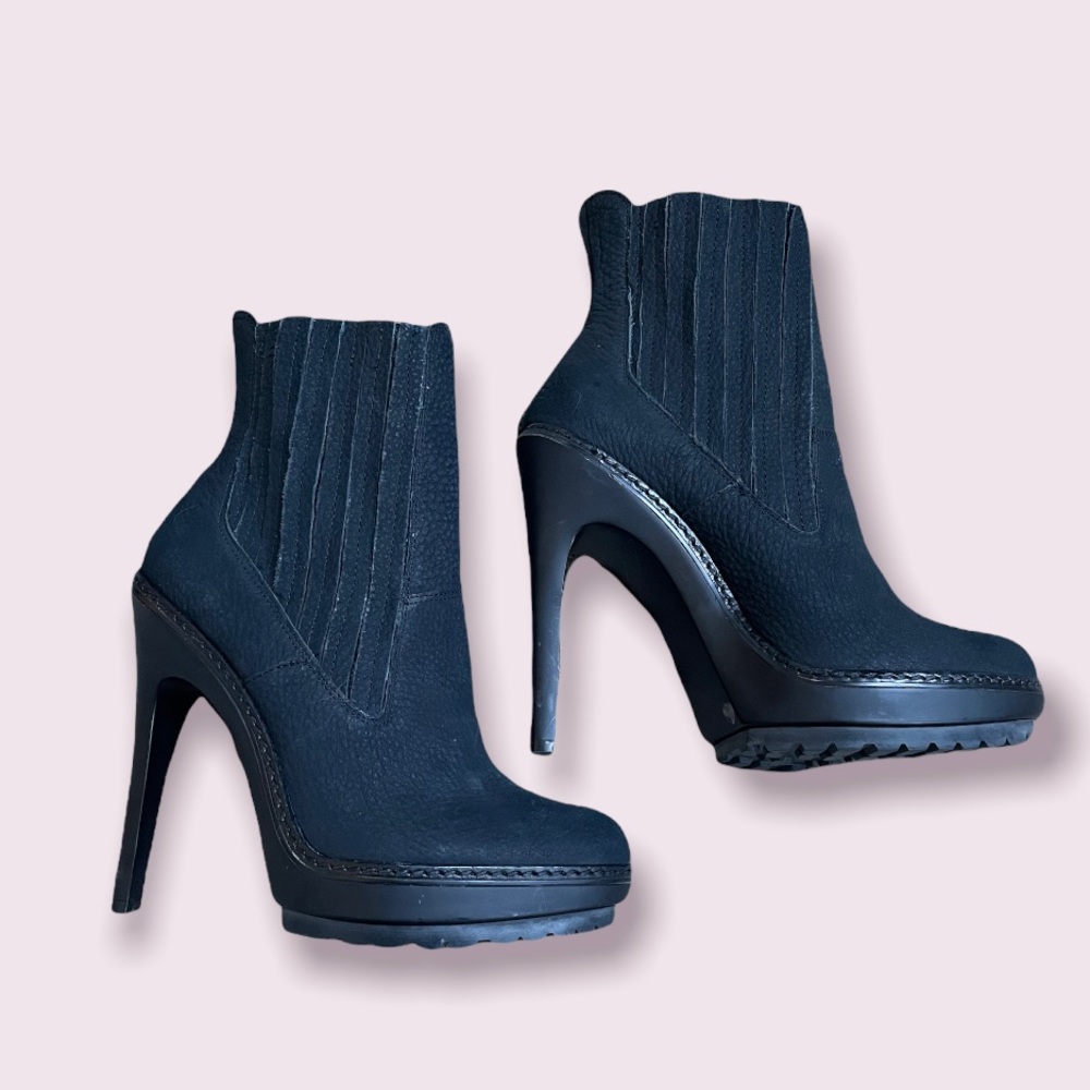 New BCBGMaxAzria Virginia black leather bootie heels